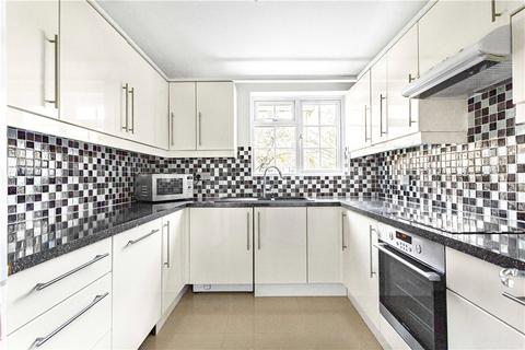 3 bedroom apartment for sale, Kingfisher Drive, Staines-upon-Thames, Surrey, TW18