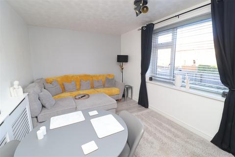 2 bedroom flat for sale, Sycamore Road, Worksop S81