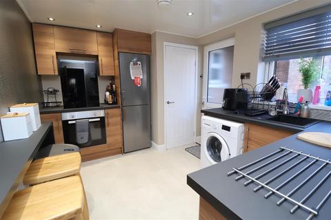 2 bedroom flat for sale, Sycamore Road, Worksop S81