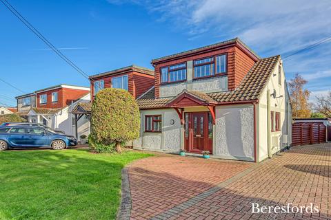 4 bedroom semi-detached house for sale, High View Rise, Crays Hill, CM11