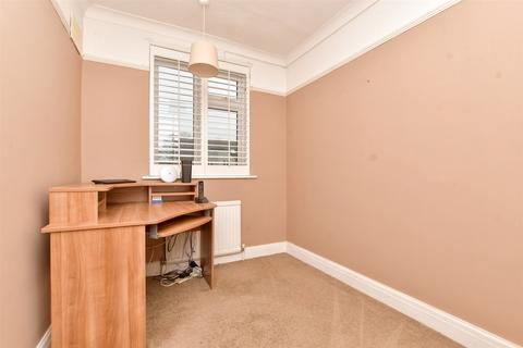 35 Chipstead Way, Banstead, SM7 3JH