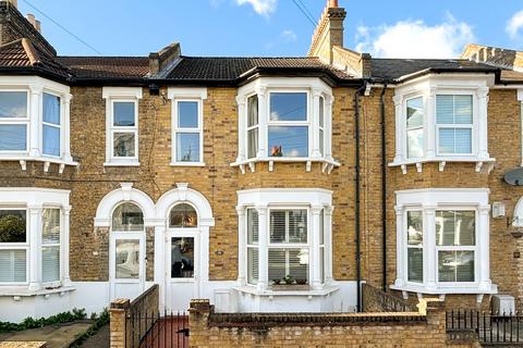 28 Bowness Road, London, SE6 2DG