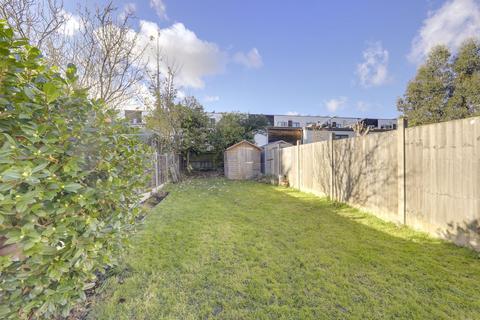 28 Bowness Road, London, SE6 2DG
