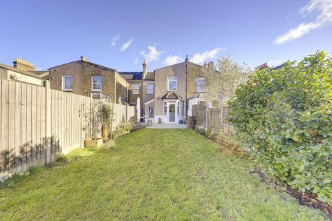 28 Bowness Road, London, SE6 2DG