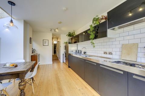 28 Bowness Road, London, SE6 2DG