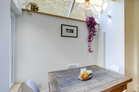 28 Bowness Road, London, SE6 2DG