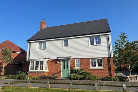 4 bedroom detached house for sale, Goldfinch Drive, Ashford, Kent