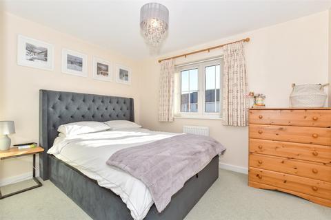 4 bedroom detached house for sale, Goldfinch Drive, Ashford, Kent