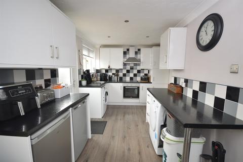 3 bedroom terraced house for sale, Camberton Road, Braintree, CM7