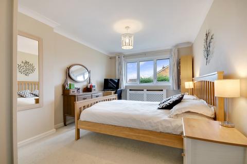 77 Robin Way, Chelmsford, CM2 8AT