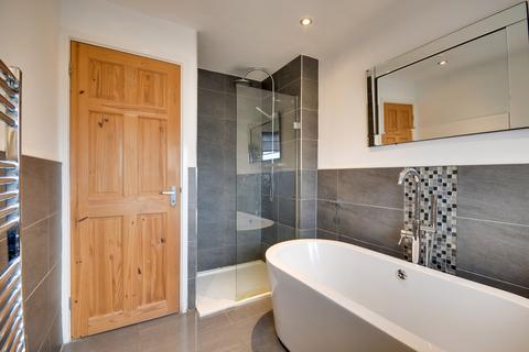 77 Robin Way, Chelmsford, CM2 8AT