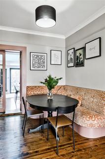 31 Wellesley Road, London, E11 2HG