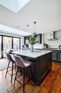 31 Wellesley Road, London, E11 2HG