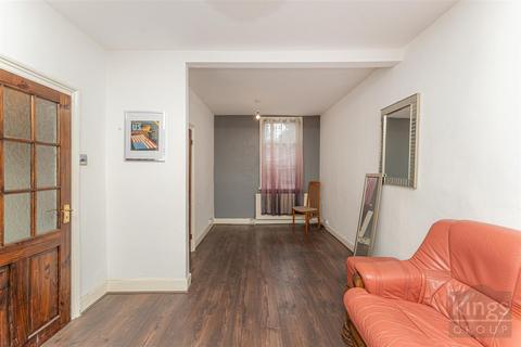 3 bedroom house for sale, Malvern Road, London