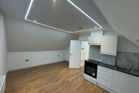 1 bedroom flat to rent, SCARBOROUGH ROAD, FLAT 6, LONDON