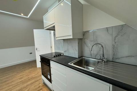 1 bedroom flat to rent, SCARBOROUGH ROAD, FLAT 6, LONDON