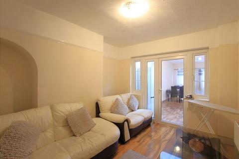 4 bedroom semi-detached house to rent, Mogden Lane, Isleworth TW7