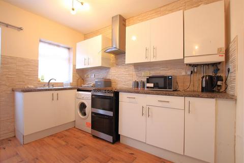 4 bedroom semi-detached house to rent, Mogden Lane, Isleworth TW7