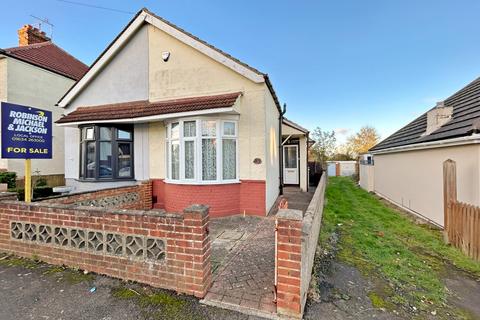 2 bedroom bungalow for sale, Brenchley Road, Twydall, Rainham, ME8