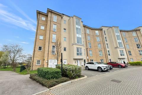 1 bedroom flat for sale, Hunting Place, Hounslow TW5