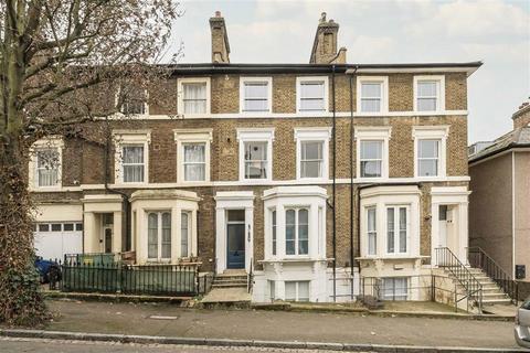 2 bedroom flat for sale, Limes Grove, London SE13