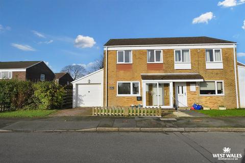 3 bedroom semi-detached house for sale, Green Hill Park, Haverfordwest