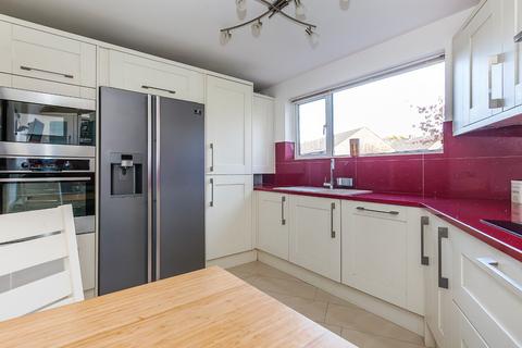 3 bedroom apartment to rent, Purleigh Avenue, Woodford Green, IG8