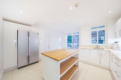 4 bedroom flat to rent, West Heath Road, London NW3