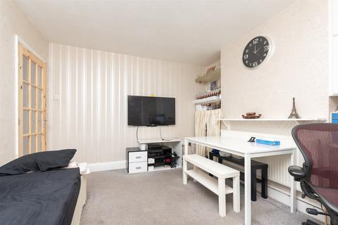 3 bedroom terraced house for sale, Abbey Road, Gravesend, Kent