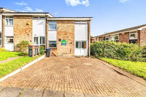 3 bedroom end of terrace house to rent, Sandhurst Close, Kent CT2