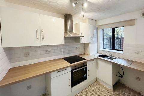 3 bedroom terraced house to rent, Greenwood Road, Manchester, M22