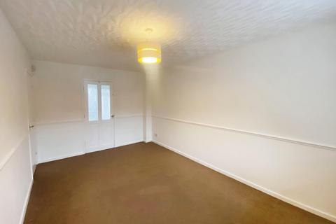 3 bedroom terraced house to rent, Greenwood Road, Manchester, M22