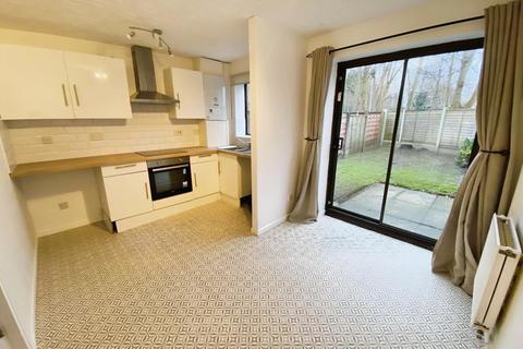 3 bedroom terraced house to rent, Greenwood Road, Manchester, M22