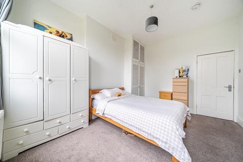 18b Bargery Road, London, SE6 2LN