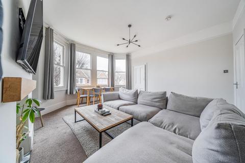 18b Bargery Road, London, SE6 2LN
