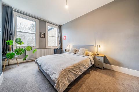 18b Bargery Road, London, SE6 2LN