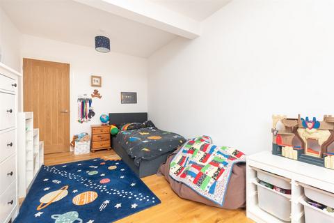 52 Orchard Drive, Meopham, Gravesend, DA13 0LW