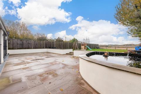 52 Orchard Drive, Meopham, Gravesend, DA13 0LW
