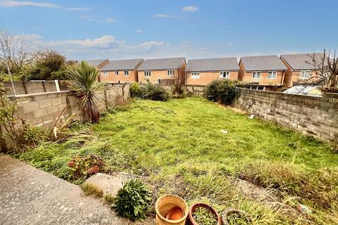 2 bedroom maisonette for sale, Castle Road, Rhoose, CF62