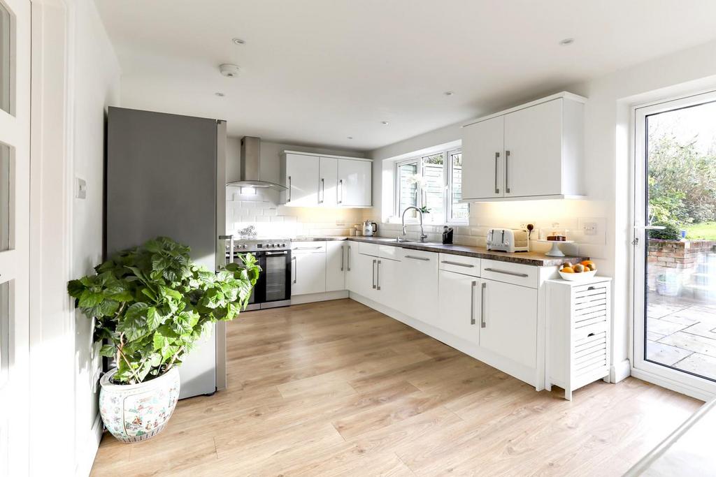 Luxury Kitchen/Dining Room