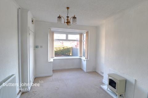 2 bedroom semi-detached house to rent, Howard Crescent, Stoke-on-trent