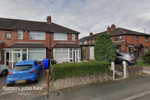 2 bedroom semi-detached house to rent, Howard Crescent, Stoke-on-trent