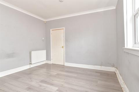 5 bedroom end of terrace house for sale, East Street, Chatham, Kent