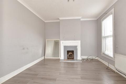 5 bedroom end of terrace house for sale, East Street, Chatham, Kent