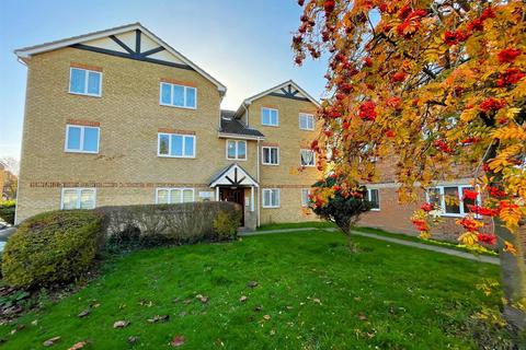 1 bedroom apartment for sale, Heathfield Drive, Mitcham CR4