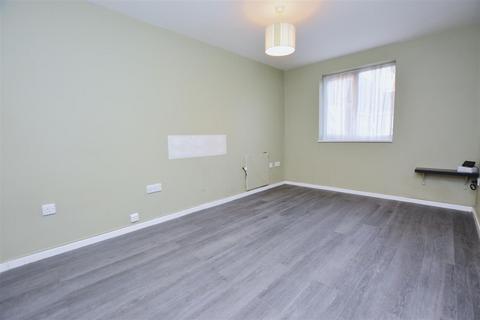 1 bedroom apartment for sale, Heathfield Drive, Mitcham CR4