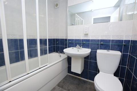 1 bedroom apartment for sale, Heathfield Drive, Mitcham CR4