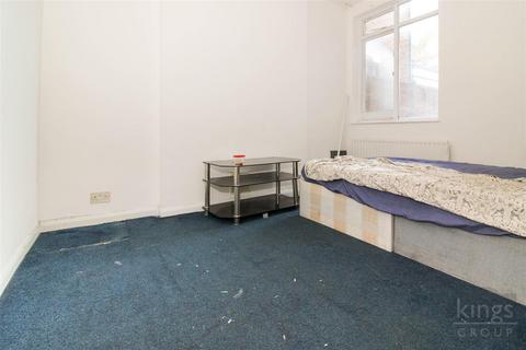 2 bedroom flat for sale, Baronet Road, London