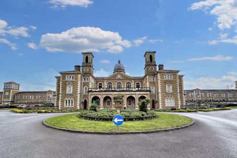 2 bedroom flat for sale, Royal Drive, Princess Park Manor Royal Drive, N11