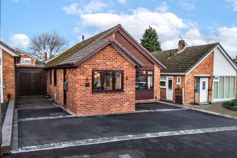 2 bedroom bungalow for sale, Beaulieu Avenue, Kingswinford, West Midlands, DY6